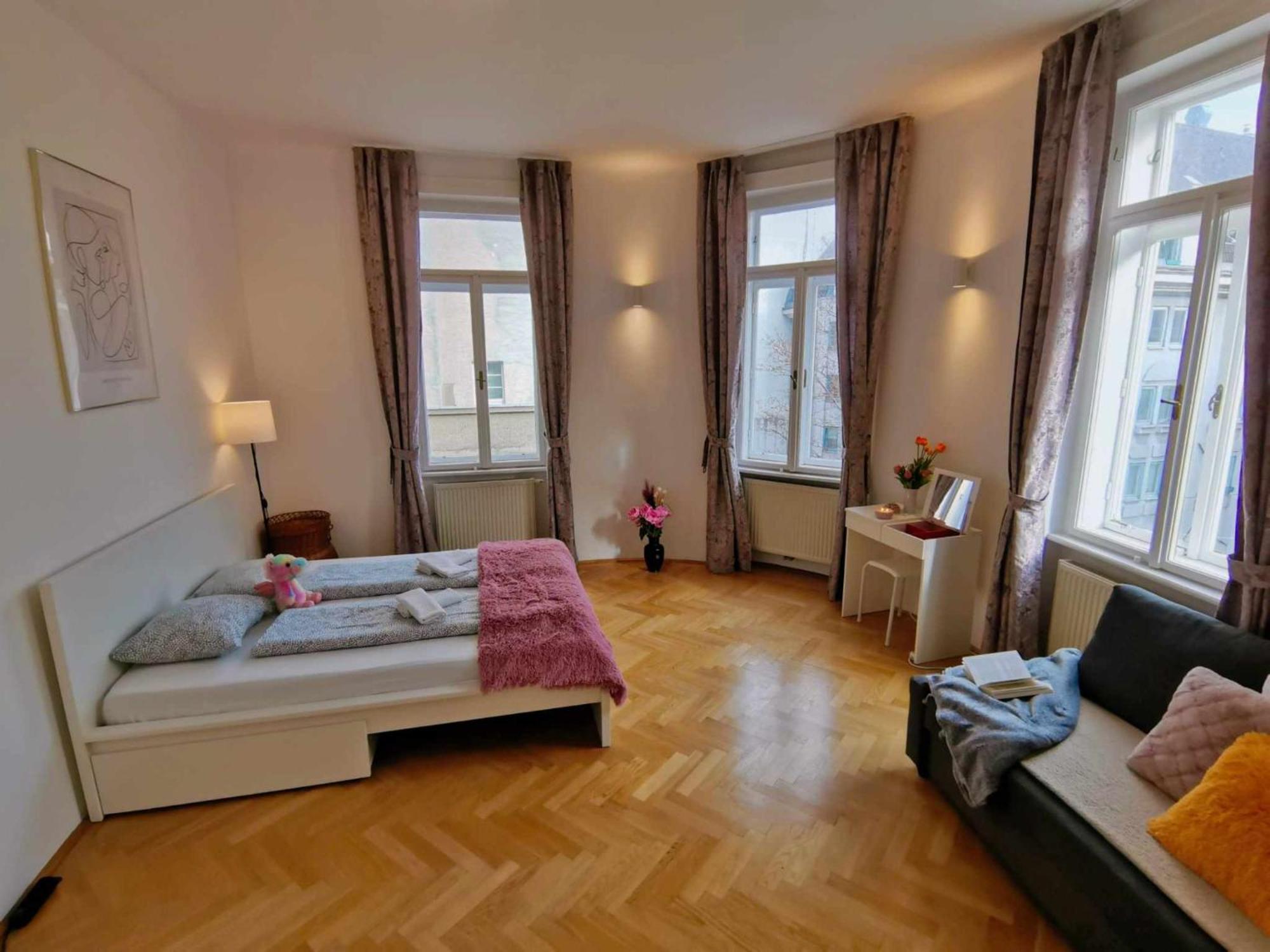 Central And Round 3 Minutes To City Shopping Center And Schoenbrunn Palace Wien Exteriör bild